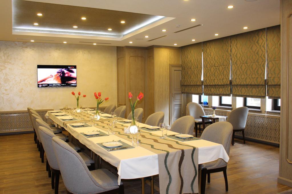 Ramada By Wyndham Bishkek Centre Ξενοδοχείο Εξωτερικό φωτογραφία