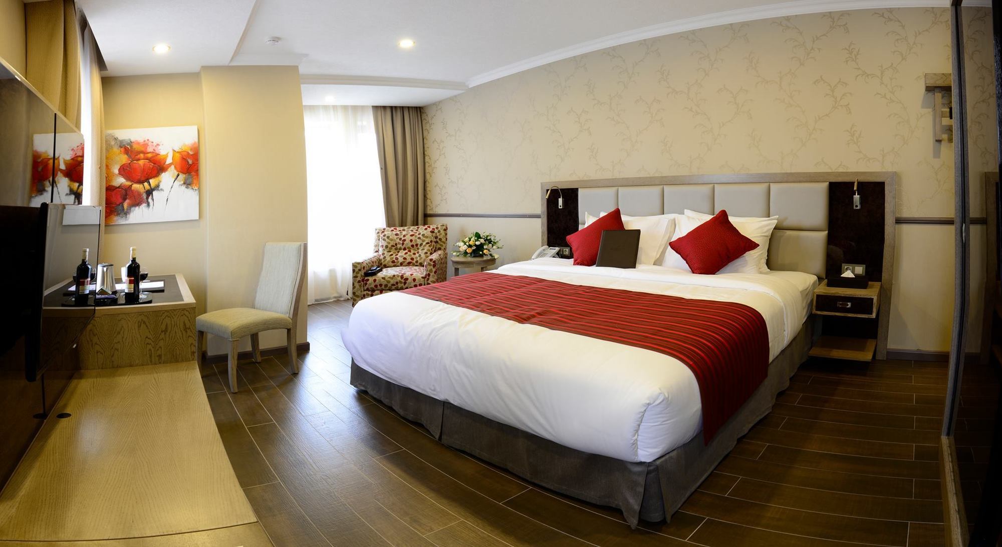 Ramada By Wyndham Bishkek Centre Ξενοδοχείο Εξωτερικό φωτογραφία