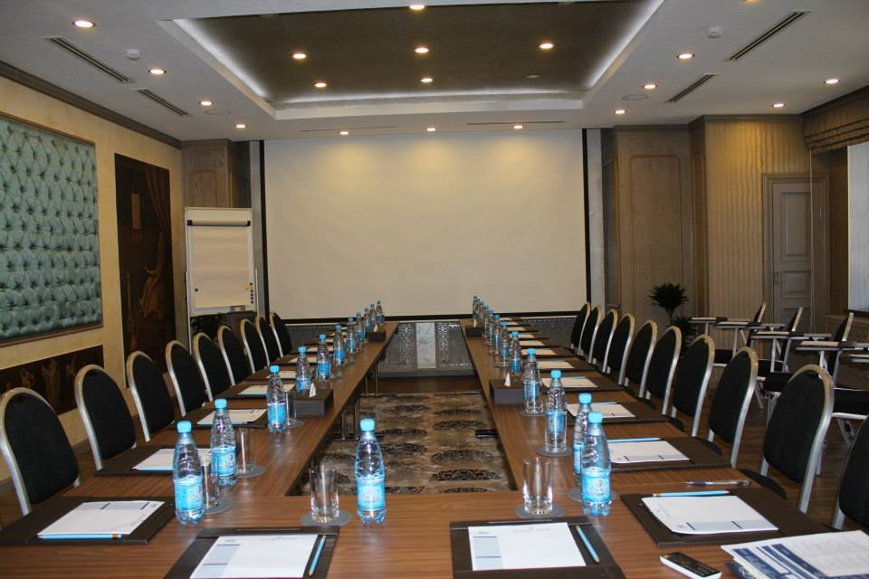 Ramada By Wyndham Bishkek Centre Ξενοδοχείο Εξωτερικό φωτογραφία