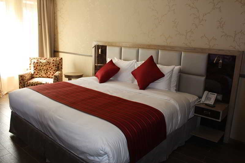 Ramada By Wyndham Bishkek Centre Ξενοδοχείο Εξωτερικό φωτογραφία