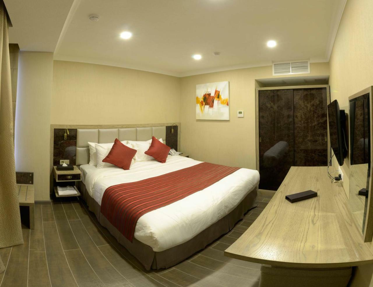 Ramada By Wyndham Bishkek Centre Ξενοδοχείο Εξωτερικό φωτογραφία