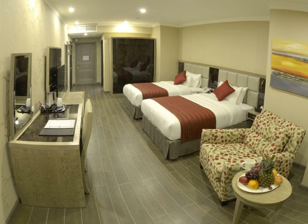 Ramada By Wyndham Bishkek Centre Ξενοδοχείο Εξωτερικό φωτογραφία